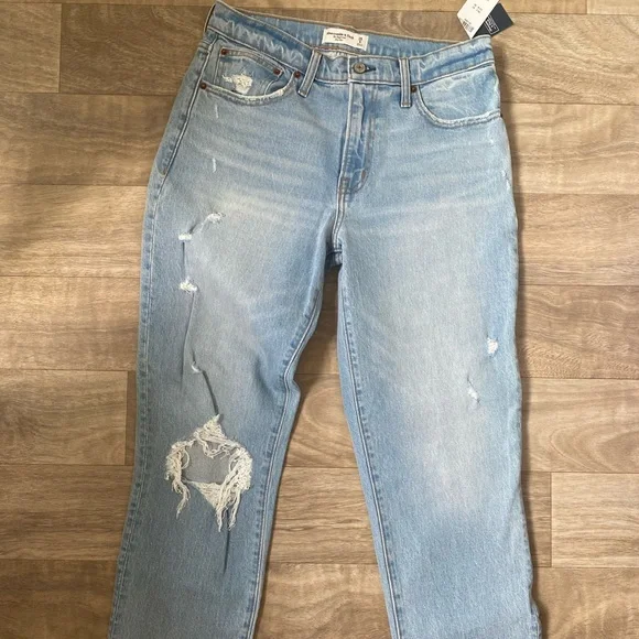 BNWT abercrombie jeans!! brand new - Picture 2 of 3